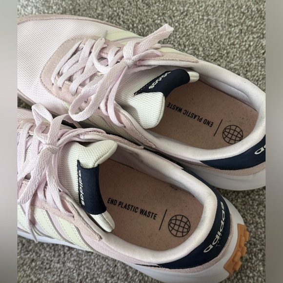 Adidas - Run 70s Sneaker - Womens 9.5 - used like new - Picture 4 of 7